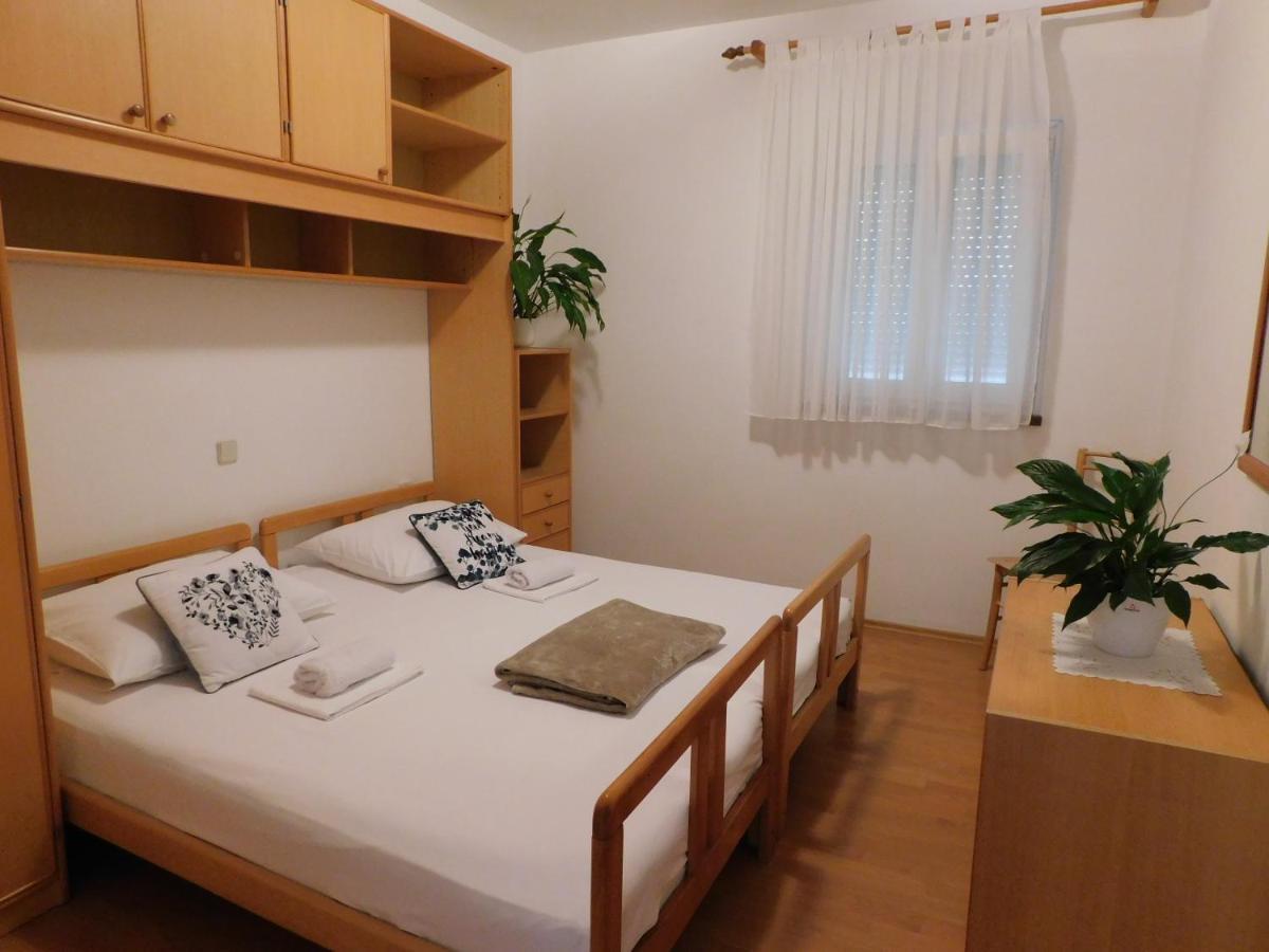 Apartmani Salus Pag Town Zewnętrze zdjęcie